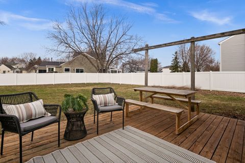 Tiny photo for 2S130 Waltham Court, Warrenville, IL 60555 (MLS # 12594686)