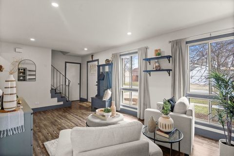 Tiny photo for 2S130 Waltham Court, Warrenville, IL 60555 (MLS # 12594686)