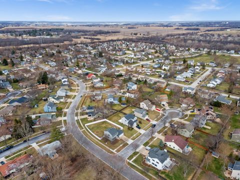 Tiny photo for 2S130 Waltham Court, Warrenville, IL 60555 (MLS # 12594686)