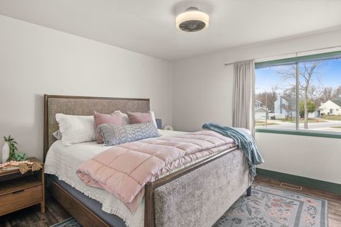 Tiny photo for 2S130 Waltham Court, Warrenville, IL 60555 (MLS # 12594686)