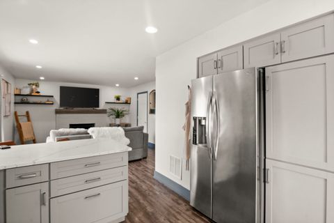 Tiny photo for 2S130 Waltham Court, Warrenville, IL 60555 (MLS # 12594686)