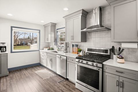 Tiny photo for 2S130 Waltham Court, Warrenville, IL 60555 (MLS # 12594686)