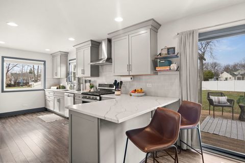 Tiny photo for 2S130 Waltham Court, Warrenville, IL 60555 (MLS # 12594686)