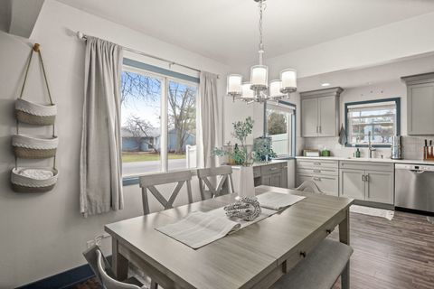 Tiny photo for 2S130 Waltham Court, Warrenville, IL 60555 (MLS # 12594686)