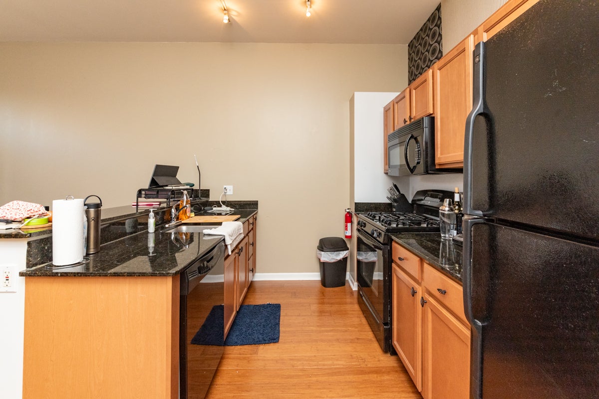 950 W Leland Avenue 404
