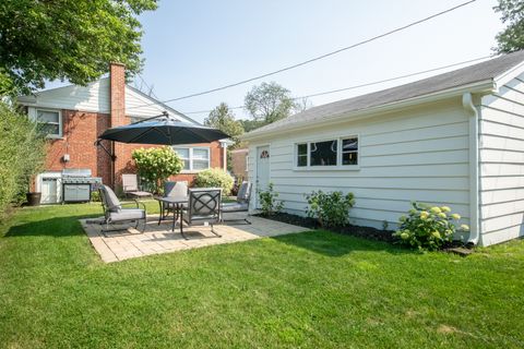 Tiny photo for 900 ROWE Avenue, Park Ridge, IL 60068 (MLS # 12500171)