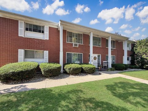 Photo of 124 N Whistler Avenue #A8, Freeport, IL 61032 (MLS # 12486926) Photo of 124 N Whistler Avenue #A8, Freeport, IL 61032 (MLS # 12486926)