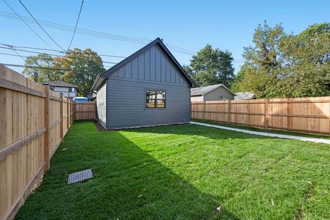 Tiny photo for 2422 Grant Street, Evanston, IL 60201 (MLS # 12469599)