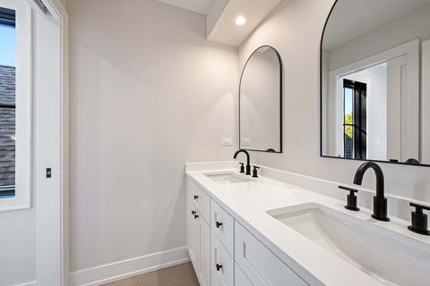 Tiny photo for 2422 Grant Street, Evanston, IL 60201 (MLS # 12469599)