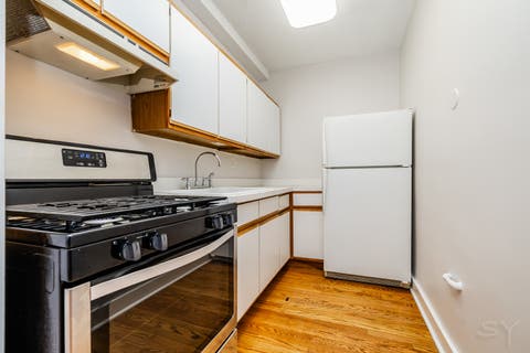 Tiny photo for 725 W Sheridan Road W #502, Chicago, IL 60613 (MLS # 12732738)