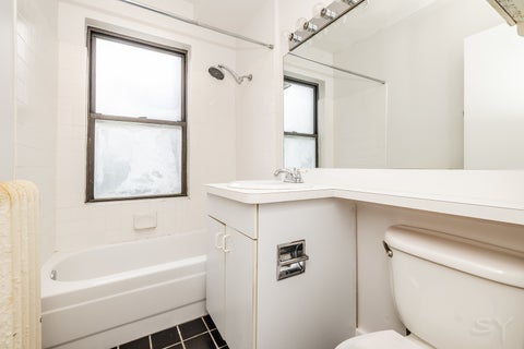 Tiny photo for 725 W Sheridan Road W #502, Chicago, IL 60613 (MLS # 12732738)