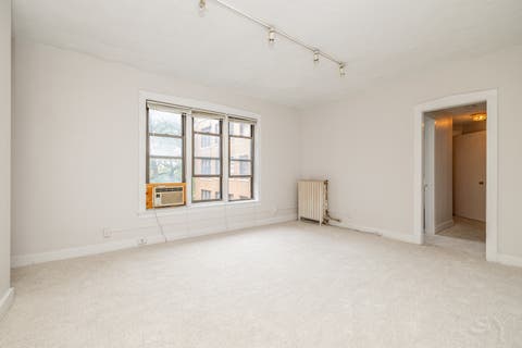 Tiny photo for 725 W Sheridan Road W #502, Chicago, IL 60613 (MLS # 12732738)