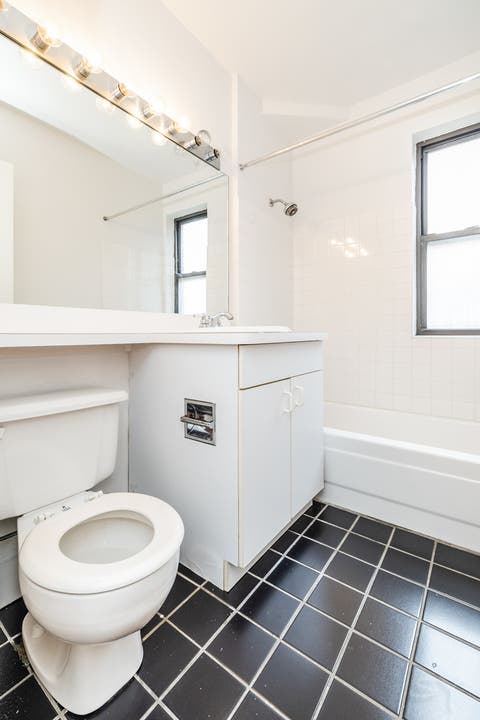 Tiny photo for 725 W Sheridan Road W #502, Chicago, IL 60613 (MLS # 12732738)
