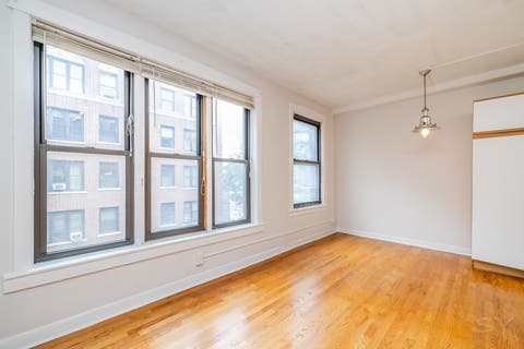 Tiny photo for 725 W Sheridan Road W #502, Chicago, IL 60613 (MLS # 12732738)