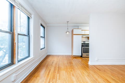 Tiny photo for 725 W Sheridan Road W #502, Chicago, IL 60613 (MLS # 12732738)