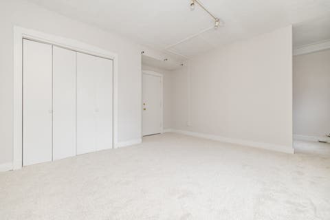 Tiny photo for 725 W Sheridan Road W #502, Chicago, IL 60613 (MLS # 12732738)