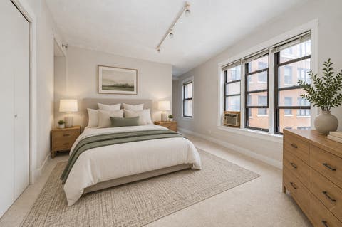 Tiny photo for 725 W Sheridan Road W #502, Chicago, IL 60613 (MLS # 12732738)