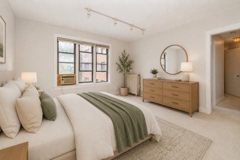 Tiny photo for 725 W Sheridan Road W #502, Chicago, IL 60613 (MLS # 12732738)
