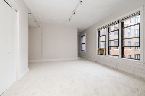 Tiny photo for 725 W Sheridan Road W #502, Chicago, IL 60613 (MLS # 12732738)