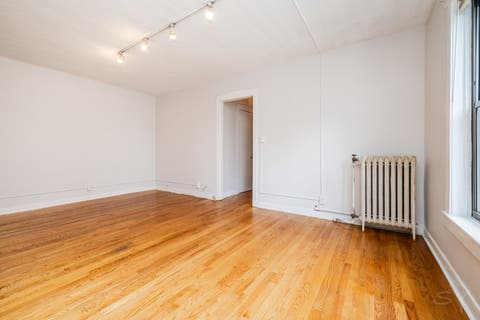 Tiny photo for 725 W Sheridan Road W #502, Chicago, IL 60613 (MLS # 12732738)