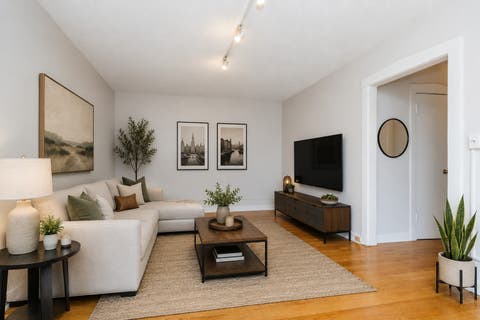 Tiny photo for 725 W Sheridan Road W #502, Chicago, IL 60613 (MLS # 12732738)