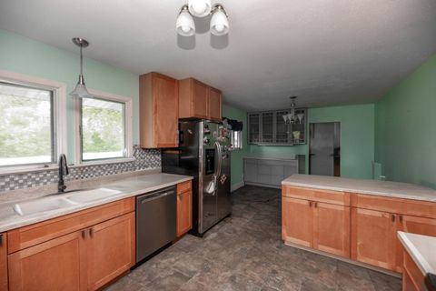 Tiny photo for 1516 E 18th Road, Streator, IL 61364 (MLS # 12455729)