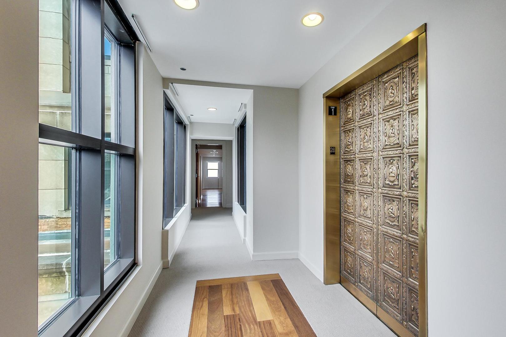 310 S Michigan Avenue 2800