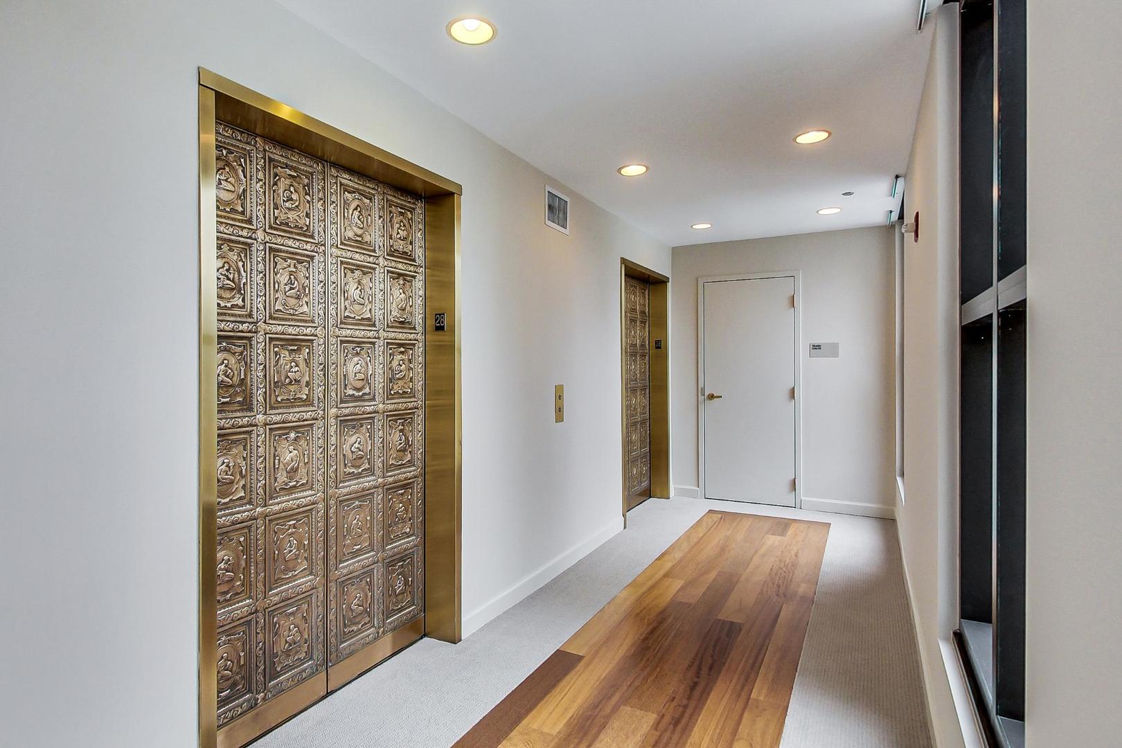 310 S Michigan Avenue 2800