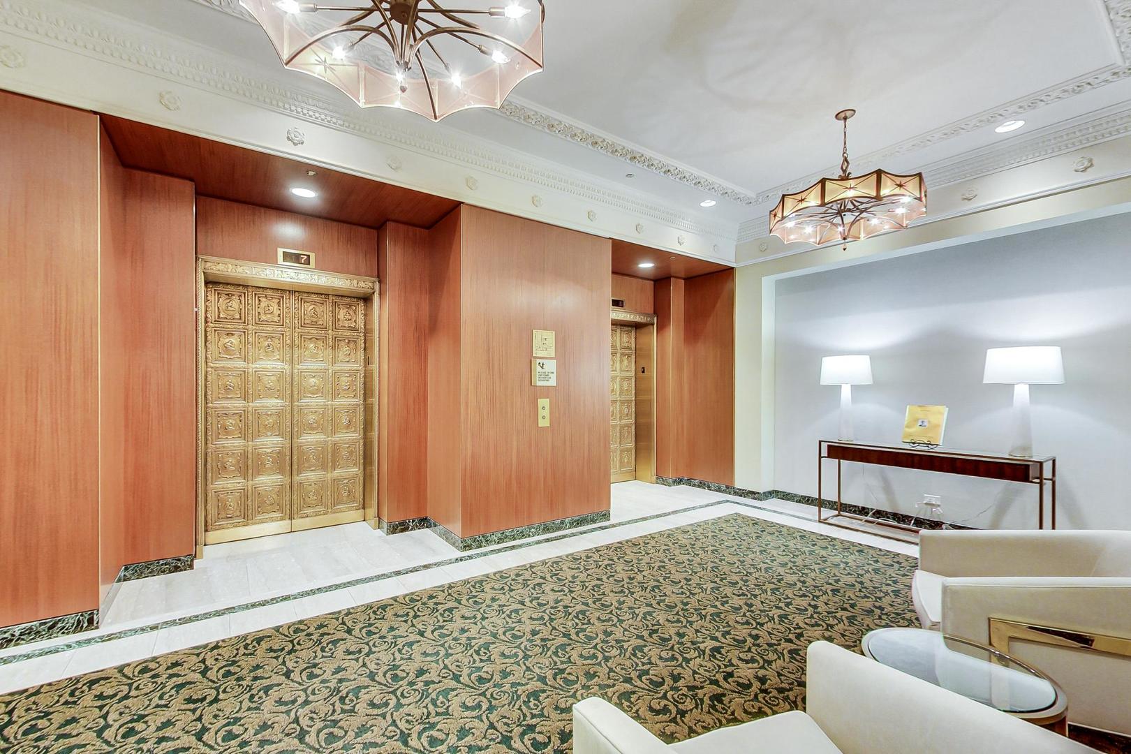 310 S Michigan Avenue 2800