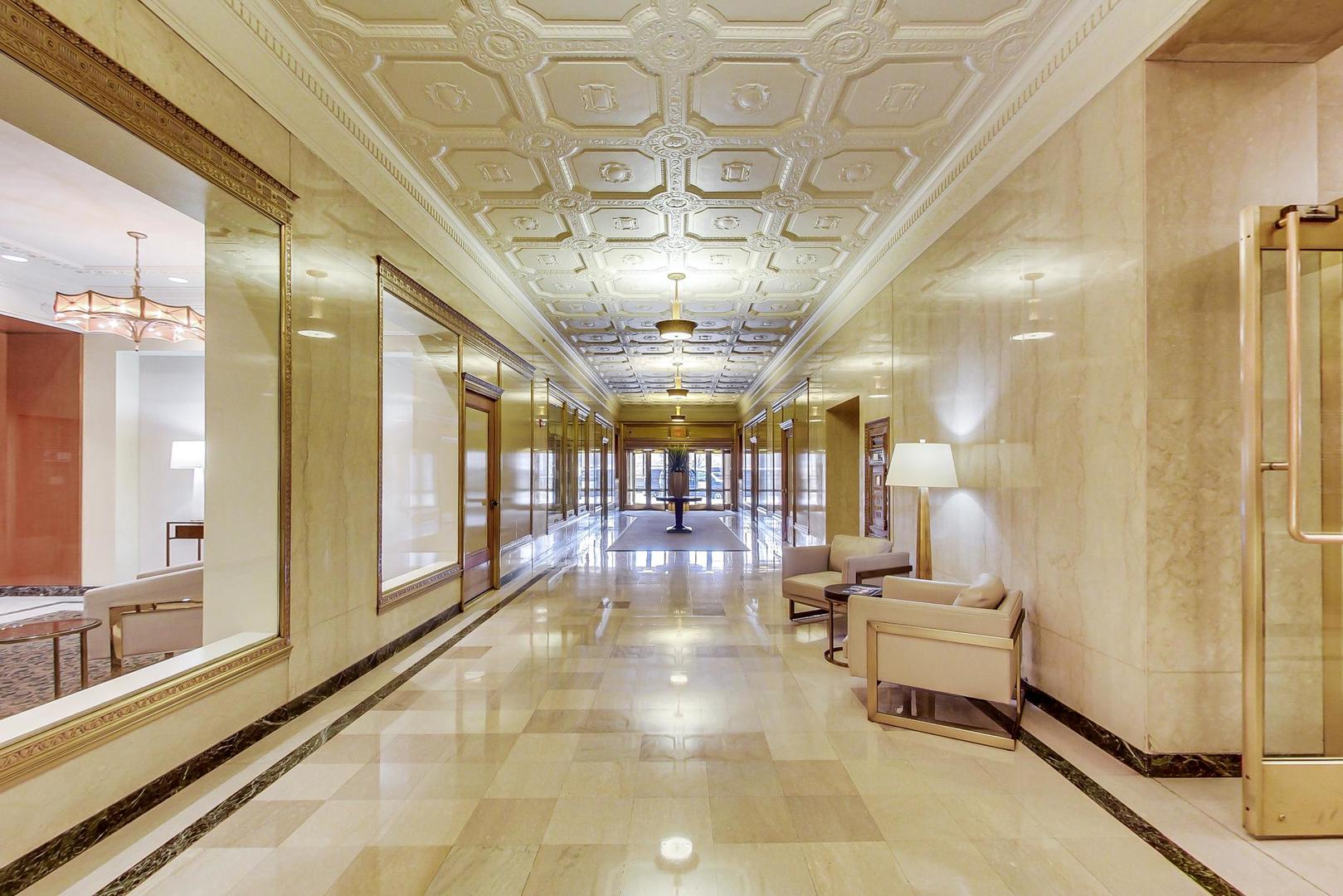 310 S Michigan Avenue 2800