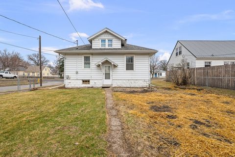 Tiny photo for 2326 N DIVISION Street, Davenport, IA 52804 (MLS # 12590521)