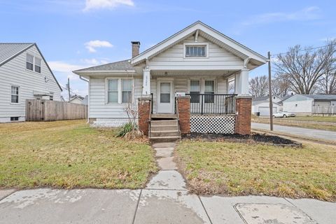 Photo of 2326 N DIVISION Street, Davenport, IA 52804 (MLS # 12590521)