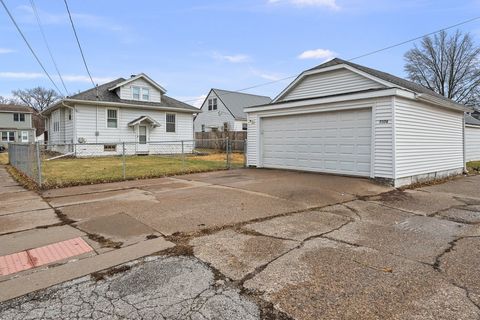 Tiny photo for 2326 N DIVISION Street, Davenport, IA 52804 (MLS # 12590521)