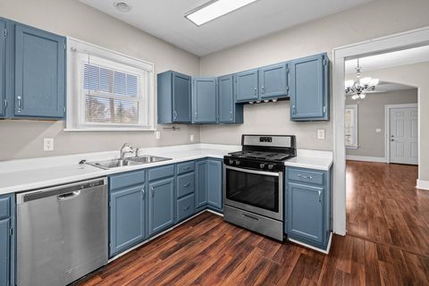 Tiny photo for 2326 N DIVISION Street, Davenport, IA 52804 (MLS # 12590521)