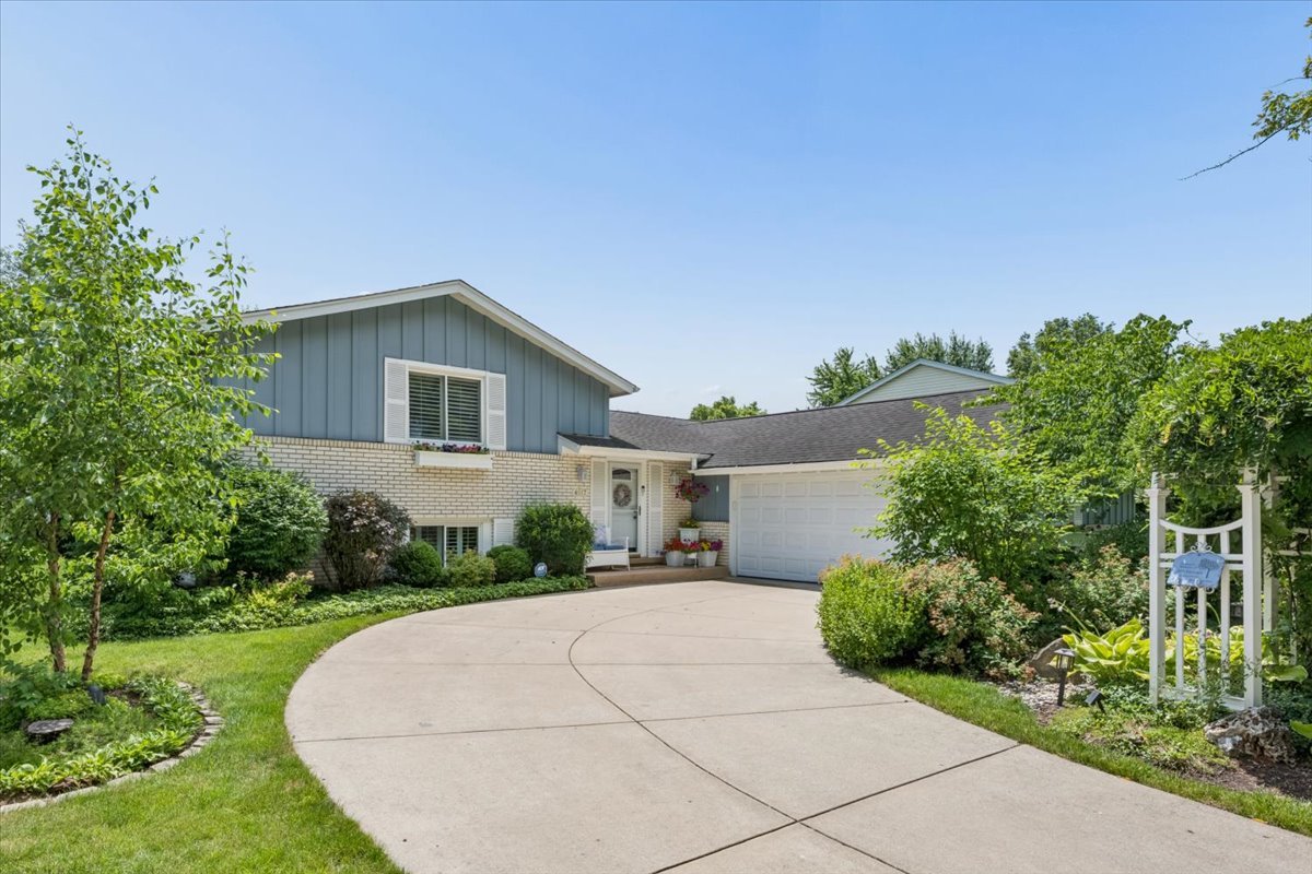 4017 Carousel Drive