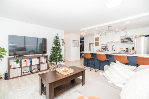 Tiny photo for 70 W Burton Place #2905F, Chicago, IL 60610 (MLS # 12529262)