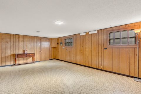 Tiny photo for 5425 Drury Lane, Oak Lawn, IL 60453 (MLS # 12664977)