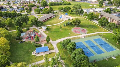 Tiny photo for 5425 Drury Lane, Oak Lawn, IL 60453 (MLS # 12664977)