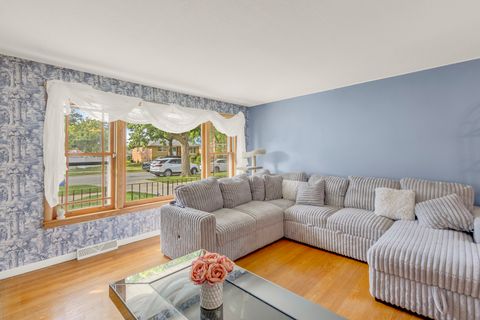 Tiny photo for 5425 Drury Lane, Oak Lawn, IL 60453 (MLS # 12664977)