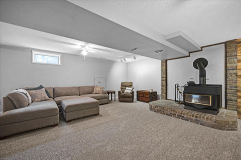 Tiny photo for 1705 Longden Avenue, Bloomington, IL 61701 (MLS # 12544983)