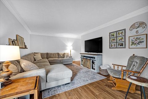 Tiny photo for 1705 Longden Avenue, Bloomington, IL 61701 (MLS # 12544983)