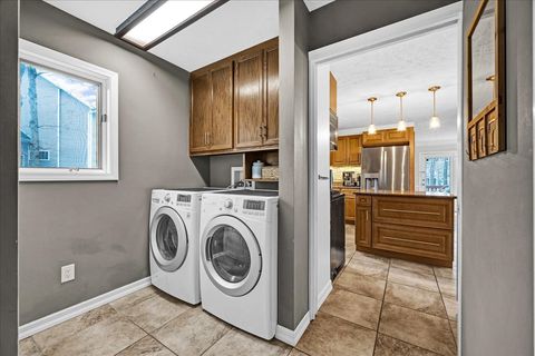 Tiny photo for 1705 Longden Avenue, Bloomington, IL 61701 (MLS # 12544983)