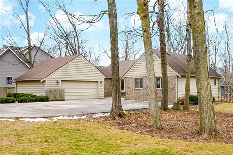 Photo of 1705 Longden Avenue, Bloomington, IL 61701 (MLS # 12544983)