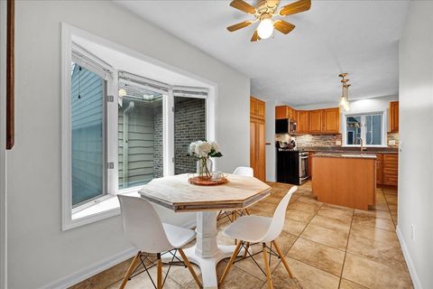 Tiny photo for 1705 Longden Avenue, Bloomington, IL 61701 (MLS # 12544983)