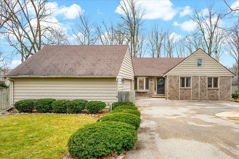 Tiny photo for 1705 Longden Avenue, Bloomington, IL 61701 (MLS # 12544983)