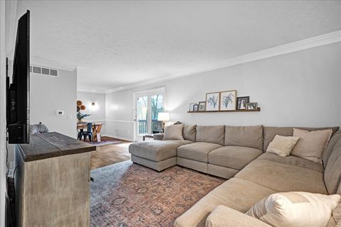 Tiny photo for 1705 Longden Avenue, Bloomington, IL 61701 (MLS # 12544983)