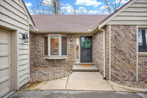 Tiny photo for 1705 Longden Avenue, Bloomington, IL 61701 (MLS # 12544983)
