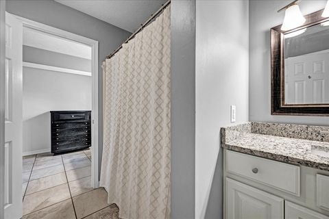 Tiny photo for 1705 Longden Avenue, Bloomington, IL 61701 (MLS # 12544983)