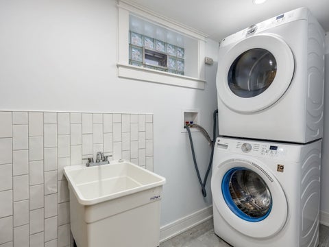 Tiny photo for 235 W 43rd Street, Chicago, IL 60609 (MLS # 12767891)