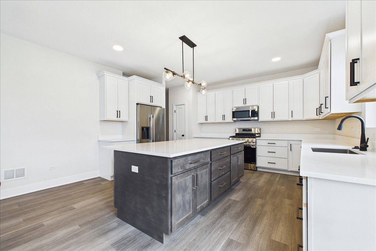 22043 W Casa Bella View